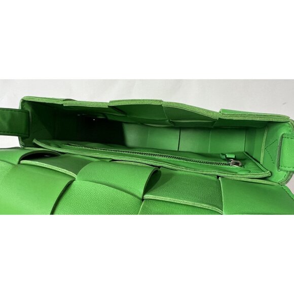 Bottega Veneta Cassette Bag in Parakeet - Picture 5 of 5